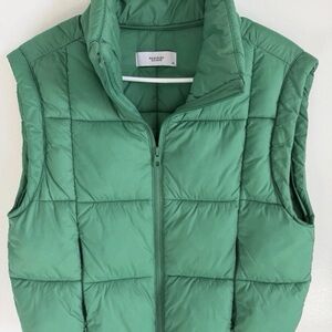 Reserved Women's Green Quilted Puffer Vest